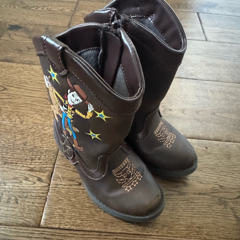 Woody Boots